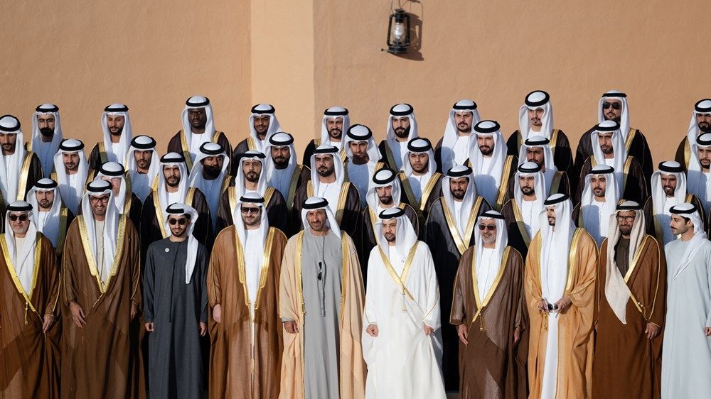 حمدان بن زايد يشهد العرس الجماعي الـ20 لـ76 شاباً من أبناء الظفرة