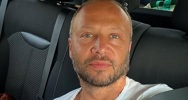 مكسيم خليل يعود إلى سوريا بعد 12 عاماً: “سوريا بيتنا جميعاً”