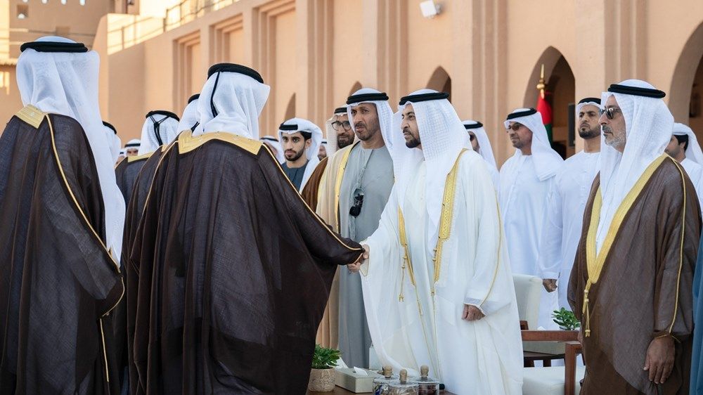 حمدان بن زايد يشهد العرس الجماعي الـ20 لـ76 شاباً من أبناء الظفرة