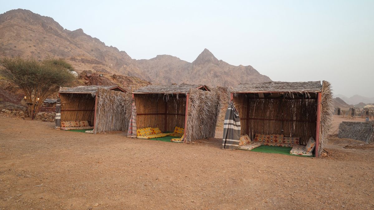 الامارات | بخيت المقبالي يحوّل الجبال إلى أول مخيم سياحي جبلي