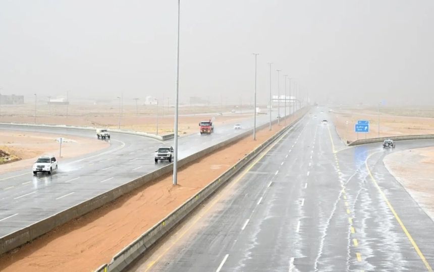 الطقس في المملكة.. أمطار على طريف بالحدود الشمالية