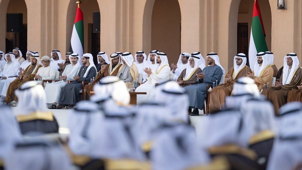 حمدان بن زايد يشهد العرس الجماعي الـ20 لـ76 شاباً من أبناء الظفرة