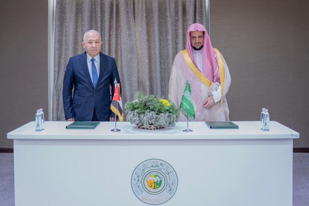 السعودية | توقيع مذكرة تعاون بين النيابة العامة السعودية ونظيرتها الأردنية لتعزيز مكافحة الجريمة والإرهاب
