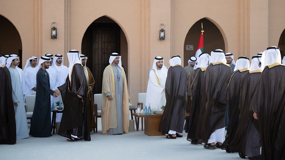 حمدان بن زايد يشهد العرس الجماعي الـ20 لـ76 شاباً من أبناء الظفرة