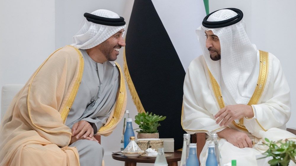 حمدان بن زايد يشهد العرس الجماعي الـ20 لـ76 شاباً من أبناء الظفرة