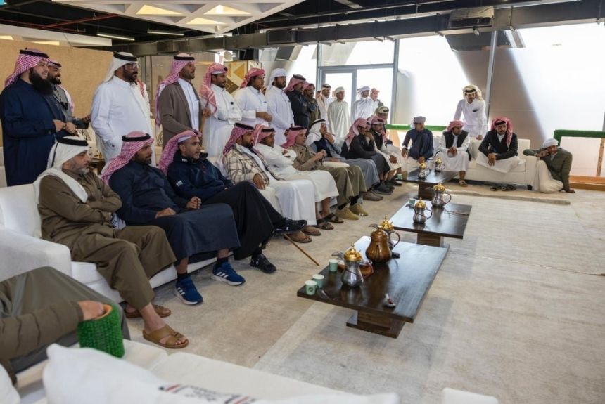 تتويج أبطال (سيف الملك) في أغلى أشواط مهرجان الصقور