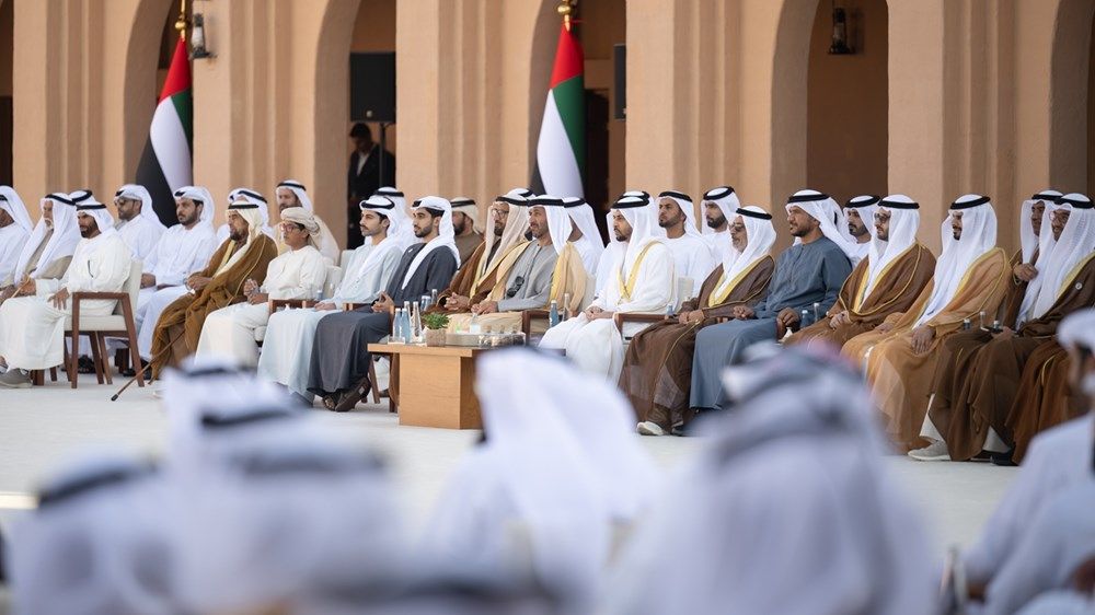 حمدان بن زايد يشهد العرس الجماعي الـ20 لـ76 شاباً من أبناء الظفرة