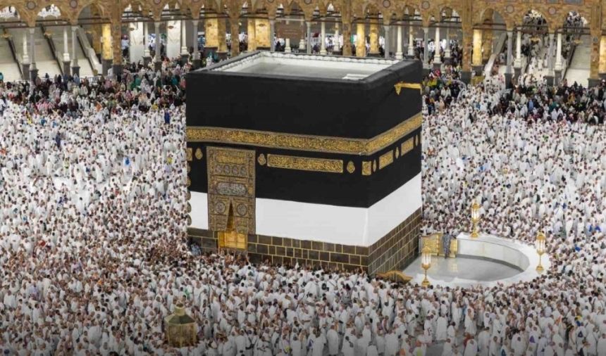 ضيوف خادم الحرمين للعمرة من الجبل الأسود يشيدون بجهود المملكة