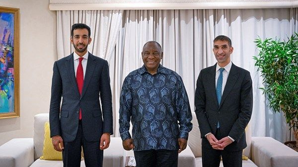 شخبوط بن نهيان يلتقي رئيس جمهورية جنوب أفريقيا