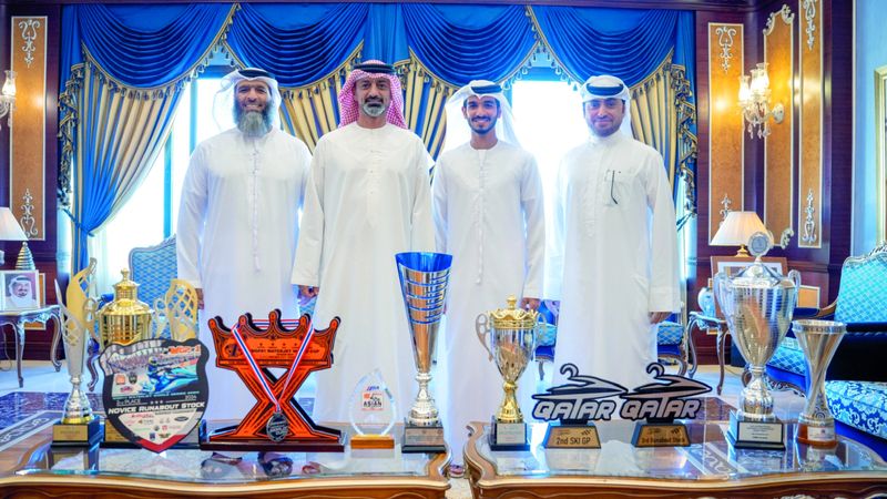 الامارات | عمار بن حميد يستقبل بطل الدرّاجات المائية