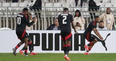 شباب بلوزداد الجزائري يسجل الهدف الأول فى مرمى الأهلي