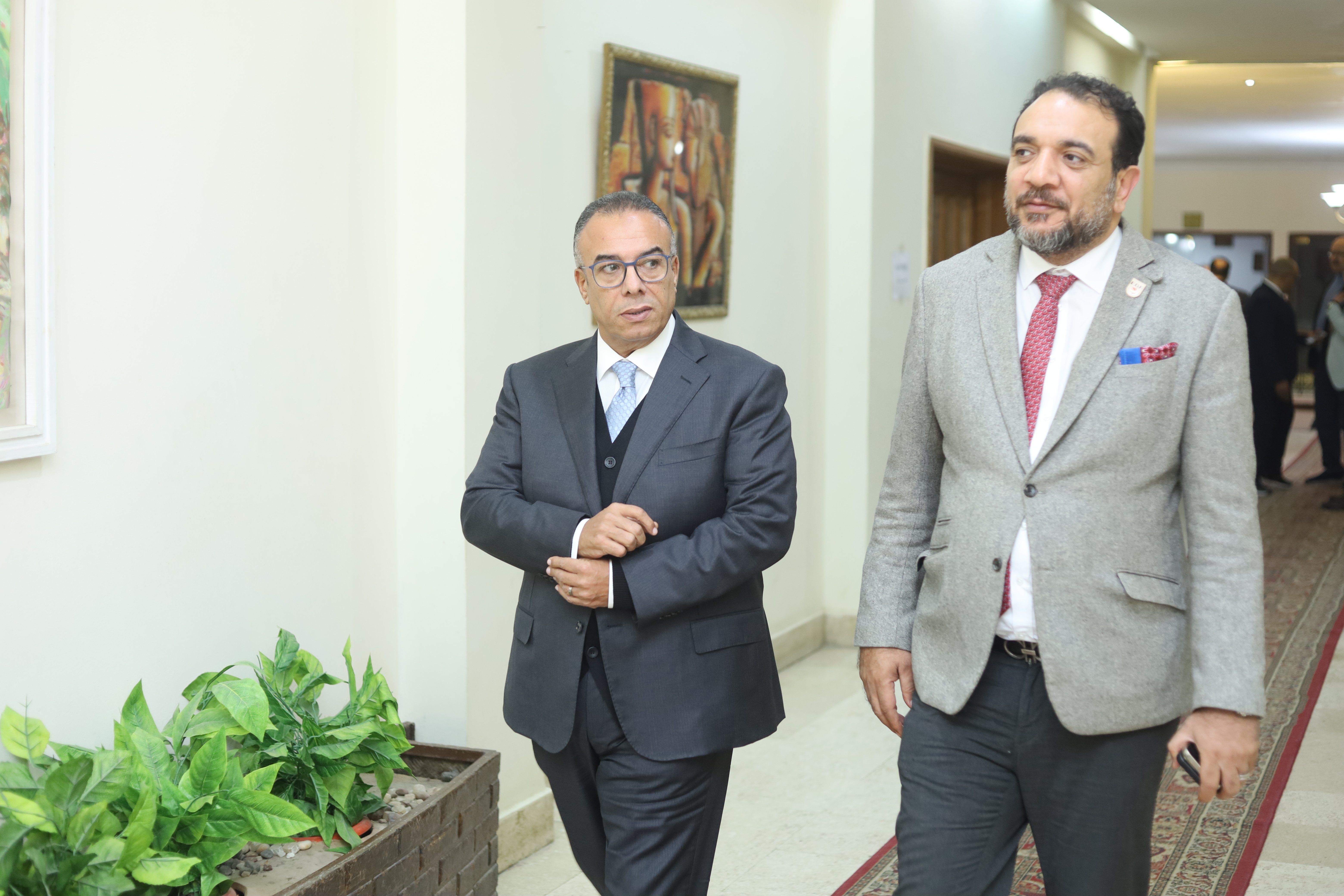 نادى 6 أكتوبر يكرم رؤساء الاتحادات الرياضية فى حفل كبير.. صور