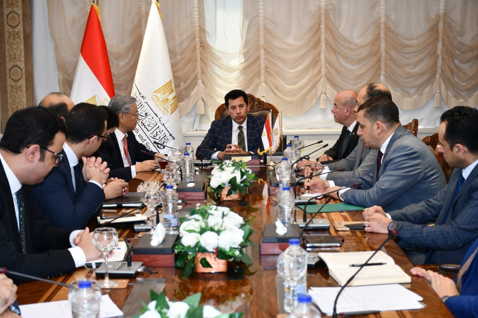 وزير الشباب والرياضة يبحث التعاون الثنائي مع سفير كوريا الجنوبية بالقاهرة