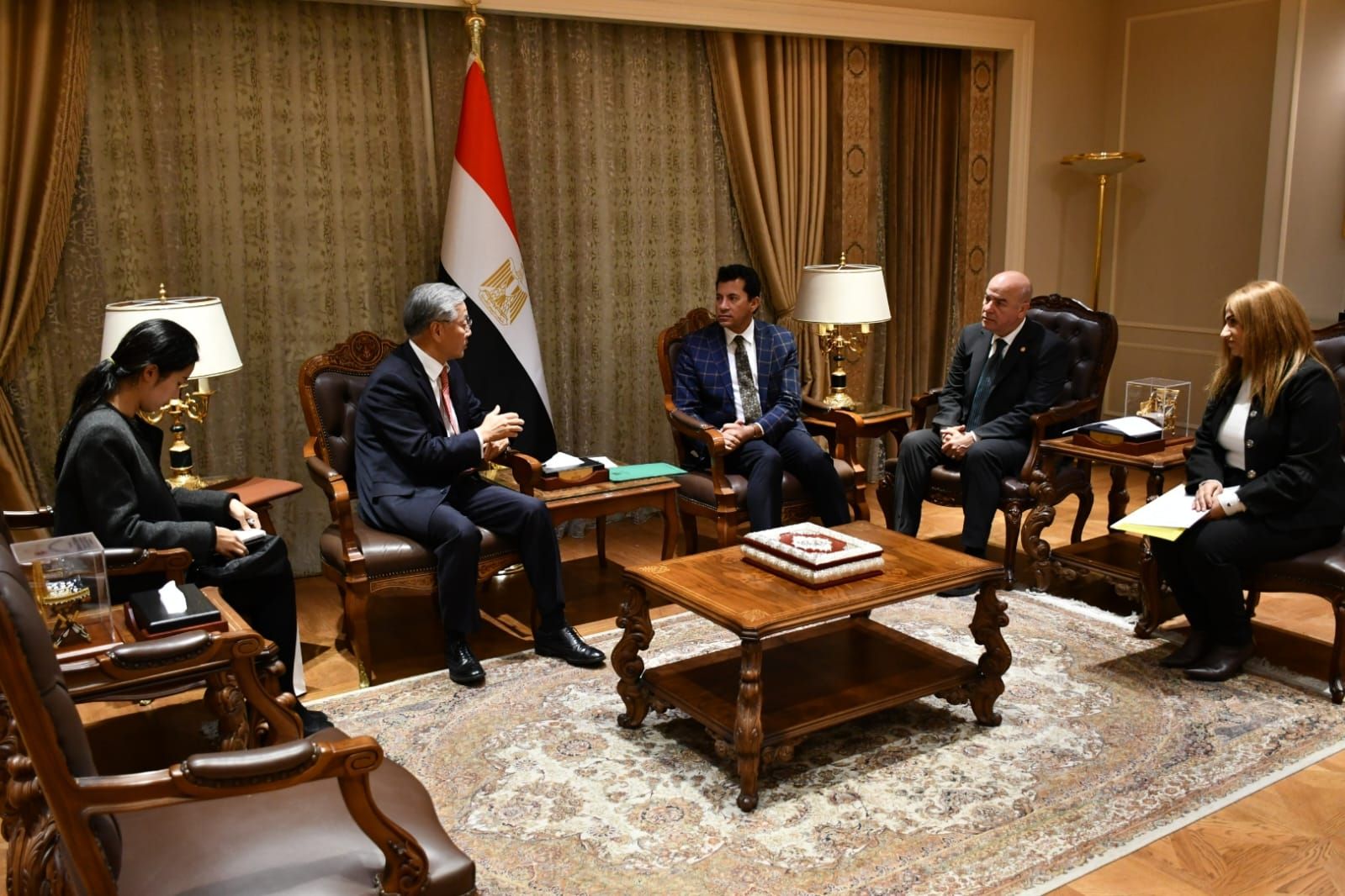 وزير الشباب والرياضة يبحث التعاون الثنائي مع سفير كوريا الجنوبية بالقاهرة