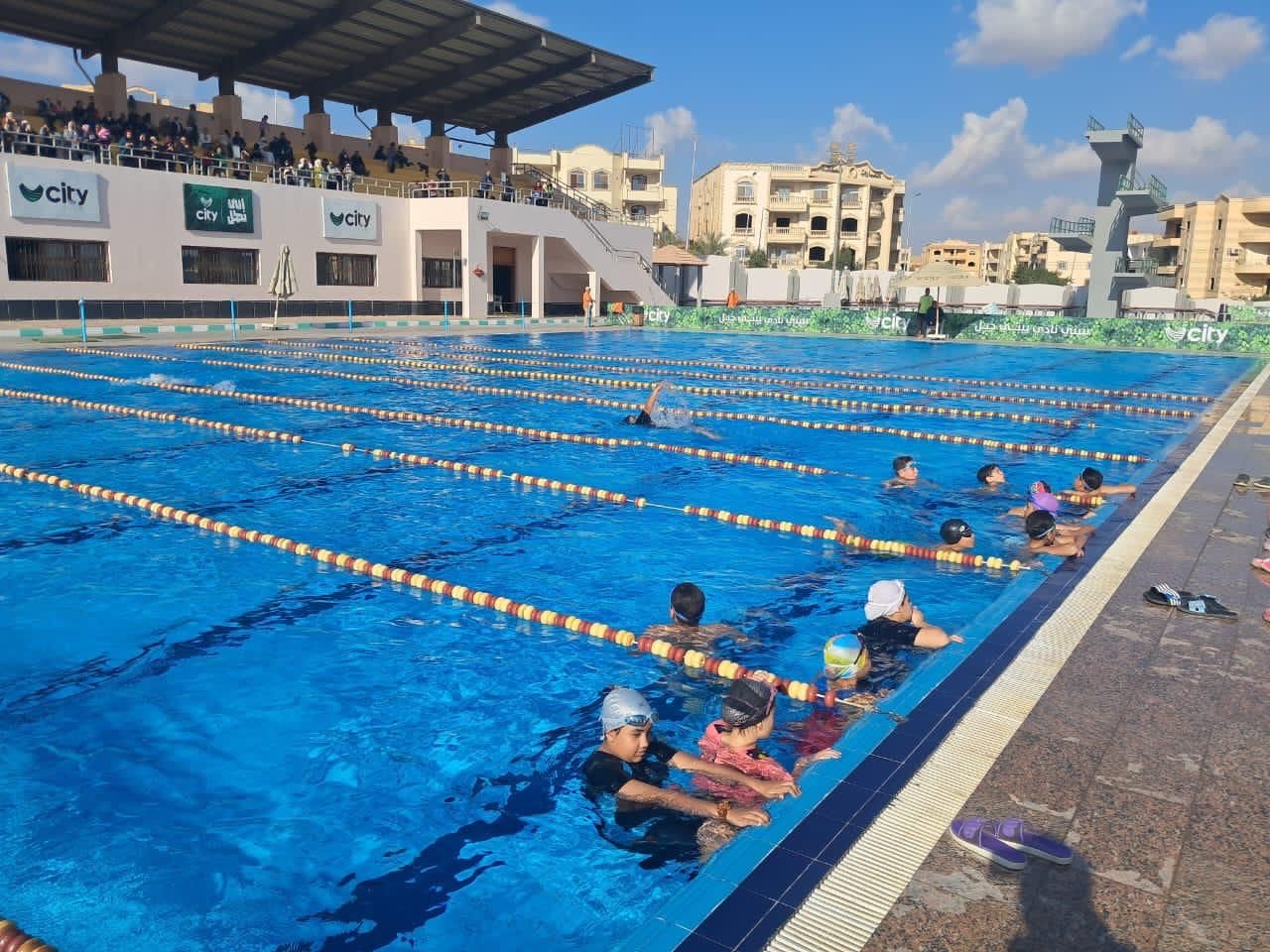 سيتى كلوب تواصل خطة توسيع القاعدة وتدفع بـ1200 ناشئاً من جميع الفروع فى اختبارات السباحة