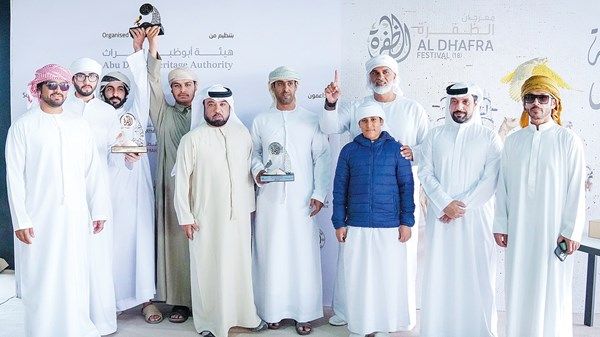 انطلاق مسابقة مهرجان الظفرة للصيد بالصقور