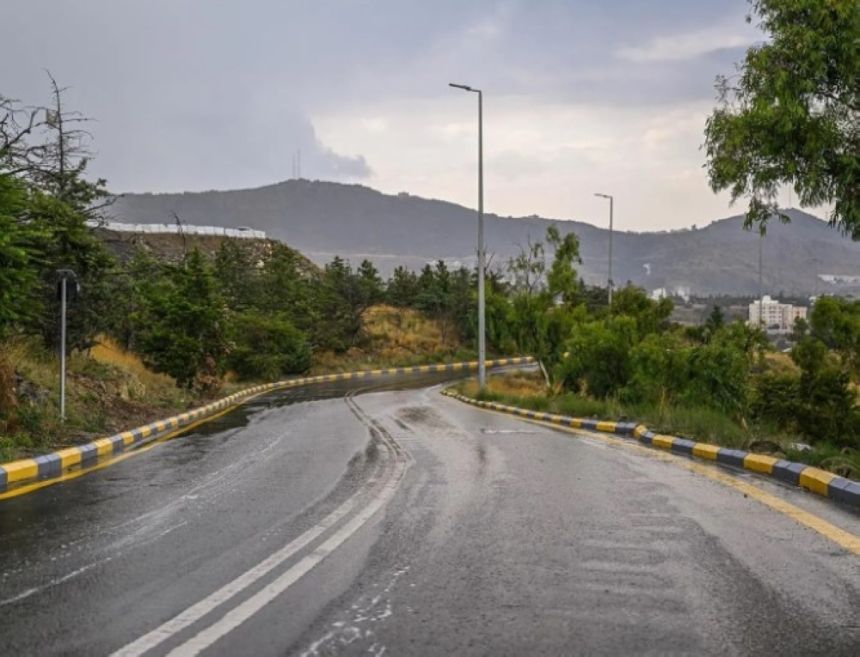 "الأرصاد".. أمطار متوسطة ورياح شديدة على منطقة الباحة