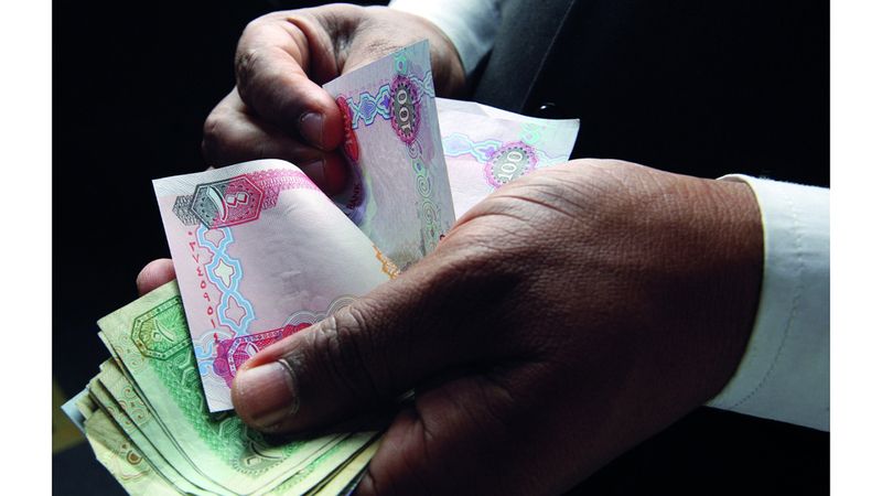 الامارات | فتاة تدفع 78 ألف درهم مقابل وظيفة وهمية