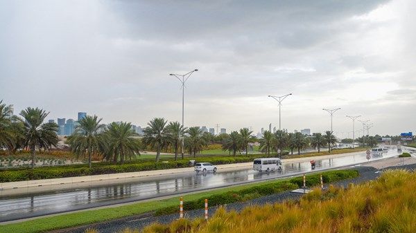 طقس غائم مع فرصة سقوط أمطار غداً