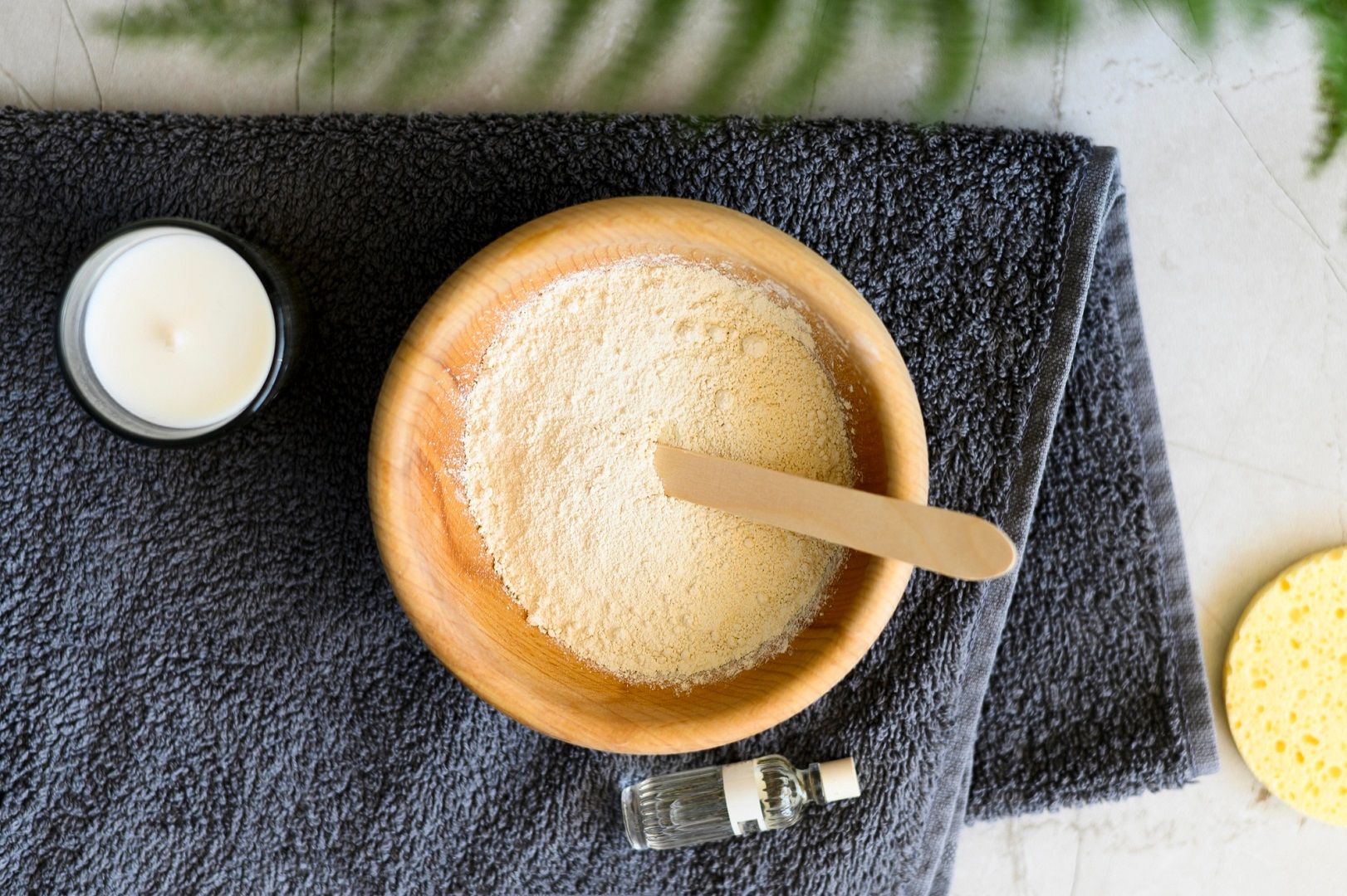 زيت الأفوكادو والخميرة.. مزيج طبيعي غني بالفيتامينات لأظافر مثاليّة