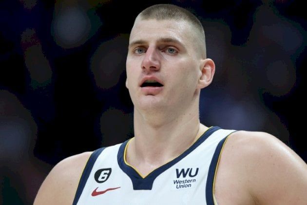 أن بي ايه: يوكيتش يعيد التوازن لناغتس بفوز ثمين على بيليكانز بعد التمديد