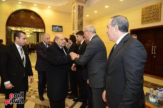 نقيب المحامين ومفتي الجمهورية الأسبق يقدمان العزاء فى والدة أمين مجلس النواب