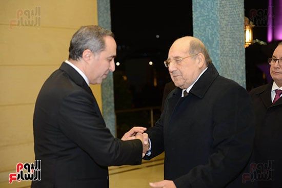 نقيب المحامين ومفتي الجمهورية الأسبق يقدمان العزاء فى والدة أمين مجلس النواب