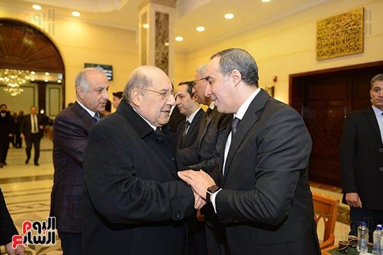 نقيب المحامين ومفتي الجمهورية الأسبق يقدمان العزاء فى والدة أمين مجلس النواب