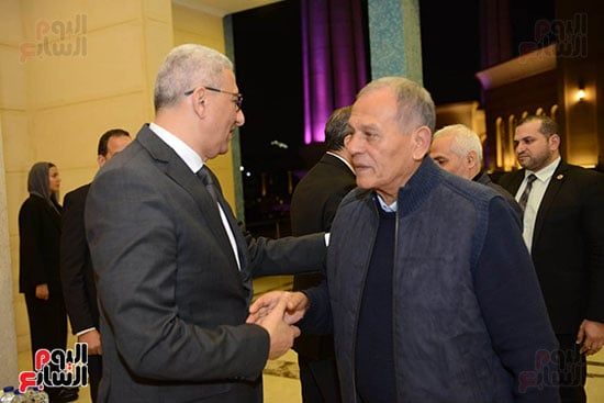 نقيب المحامين ومفتي الجمهورية الأسبق يقدمان العزاء فى والدة أمين مجلس النواب