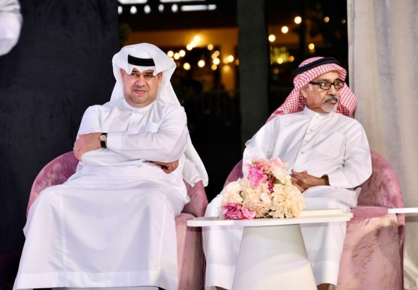 سيهات.. ”سعادة“ يرعى 100 مسن ويُنشئ ناديًا اجتماعيًا