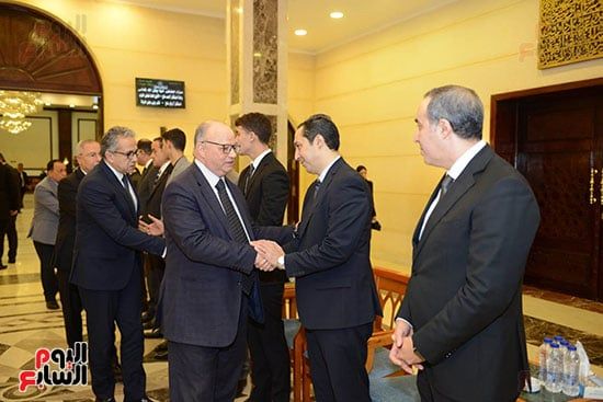 نقيب المحامين ومفتي الجمهورية الأسبق يقدمان العزاء فى والدة أمين مجلس النواب