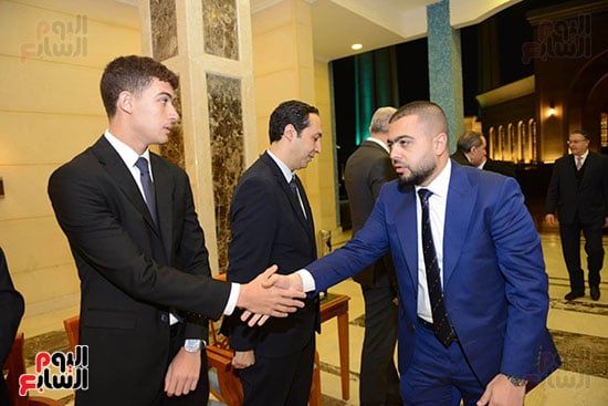 نقيب المحامين ومفتي الجمهورية الأسبق يقدمان العزاء فى والدة أمين مجلس النواب