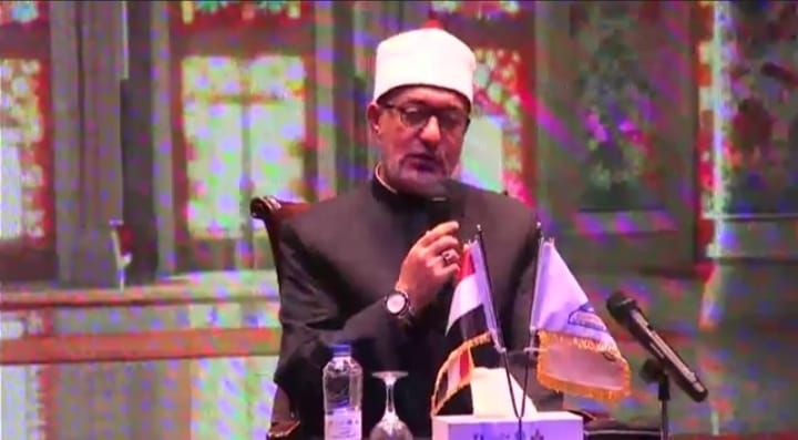 المفتى يشارك بندوة حوارية حول التطرف وأثره على المجتمع بجامعة عين شمس.. صور