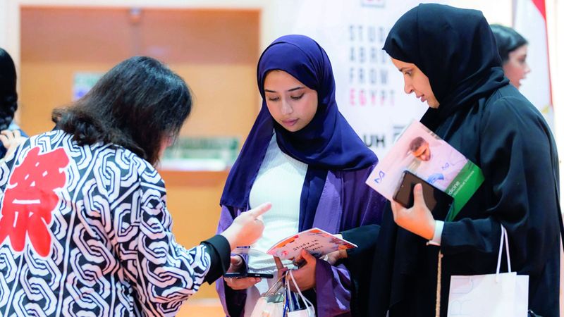 الامارات | ضعف الإرشاد المهني يسقط طلبة في «فخ» تخصصات جامعية «مستهلكة»