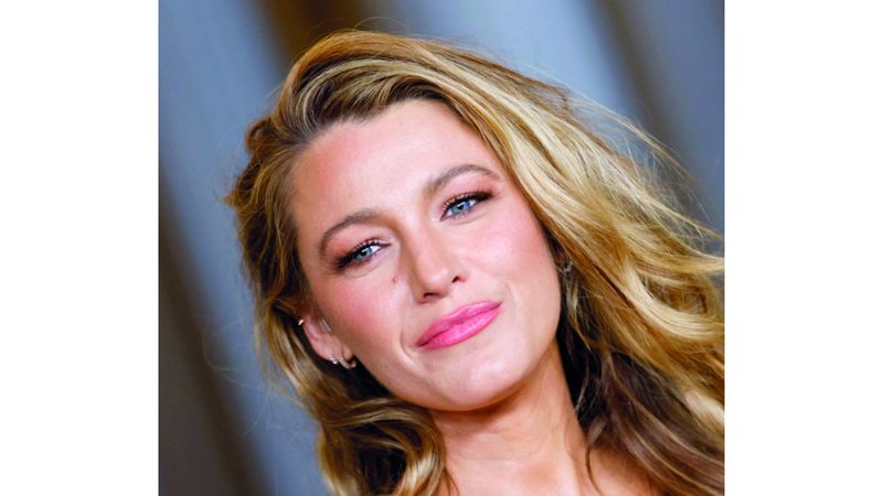 الامارات | نجمات يدعمن الممثلة بليك لايفلي