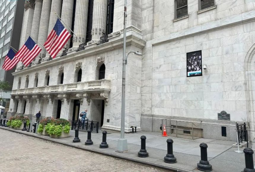 بورصة وول ستريت.. مؤشرات الأسهم الأمريكية تغلق مرتفعة