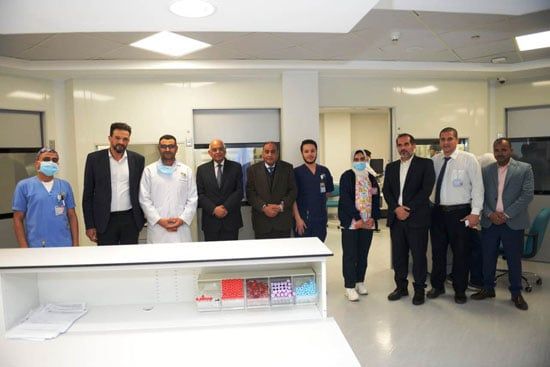 الدكتور على عبد العال رئيس مجلس النواب السابق يزور مستشفى الناس ويشيد بالخدمات وعلاج غير القادرين مجانا