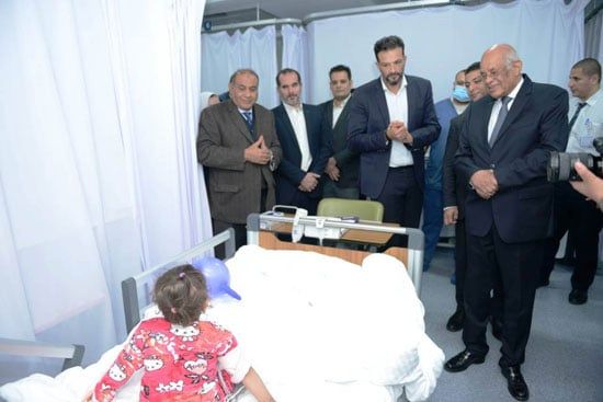 الدكتور على عبد العال رئيس مجلس النواب السابق يزور مستشفى الناس ويشيد بالخدمات وعلاج غير القادرين مجانا