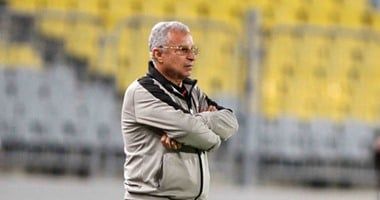 عبد العزيز عبد الشافى مدرب الأهلى الأسبق يحتفل بعيد ميلاده الـ72