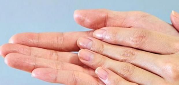 4 خلطات طبيعية تعالج جفاف اليدين في الشتاء.. نتيجة فعالة خلال أيام