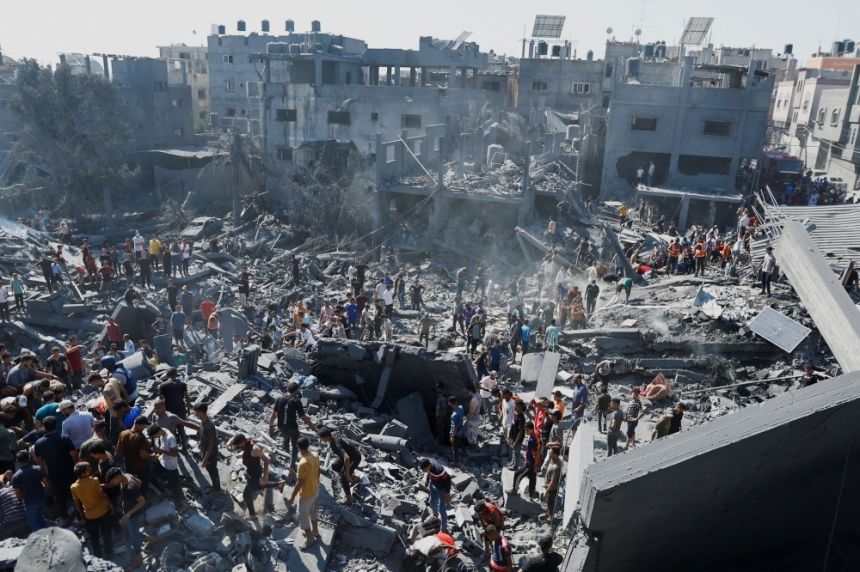 استشهاد 18 فلسطينيًا في قصف للاحتلال على منزلين بقطاع غزة