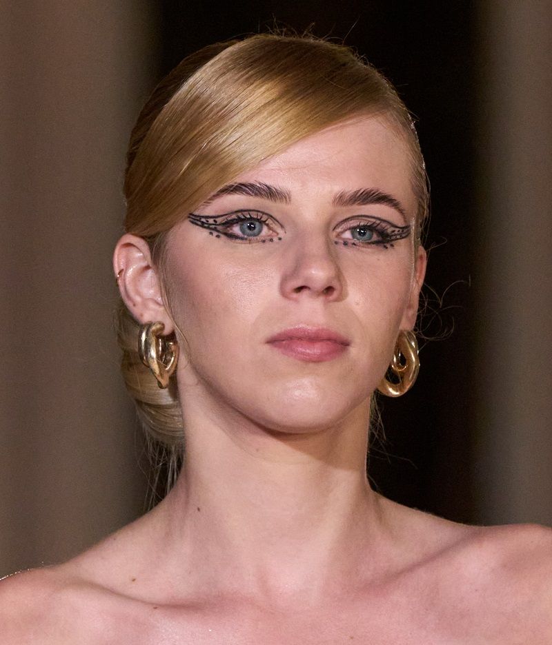 حصاد 2024: صيحات رسومات العيون الأكثر رواجاً في عالم الجمال