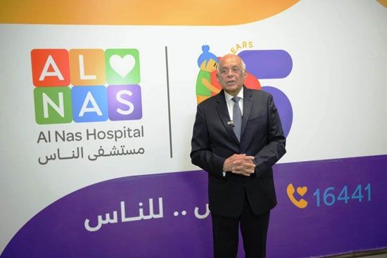 الدكتور على عبد العال رئيس مجلس النواب السابق يزور مستشفى الناس ويشيد بالخدمات وعلاج غير القادرين مجانا