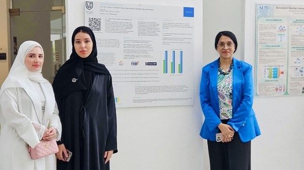 طالبتان من كلية ليوا تقدمان دراسة مميزة حول الاستدامة في مؤتمر علمي