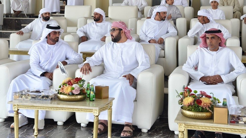 ولي عهد أم القيوين يشهد مهرجان محمد بن زايد لسباقات الهجن ومزاينة الإبل