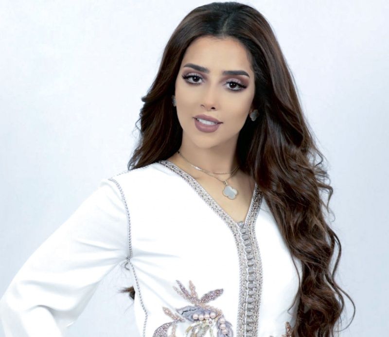 بلقيس فتحي تضجّ أناقة بمجوهرت ملونة من Messika