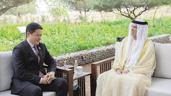 سعود بن صقر وسفير جمهورية أوزبكستان يبحثان العلاقات