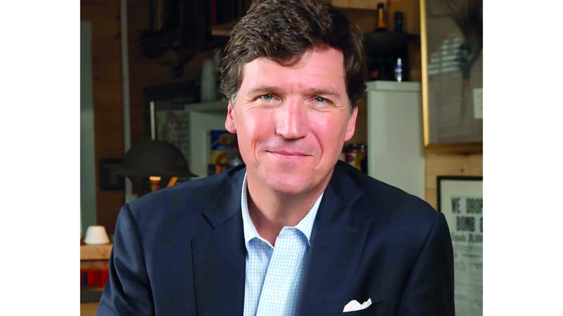 الامارات | تاكر كارلسون يشارك في «قمة المليار متابع» بدبي