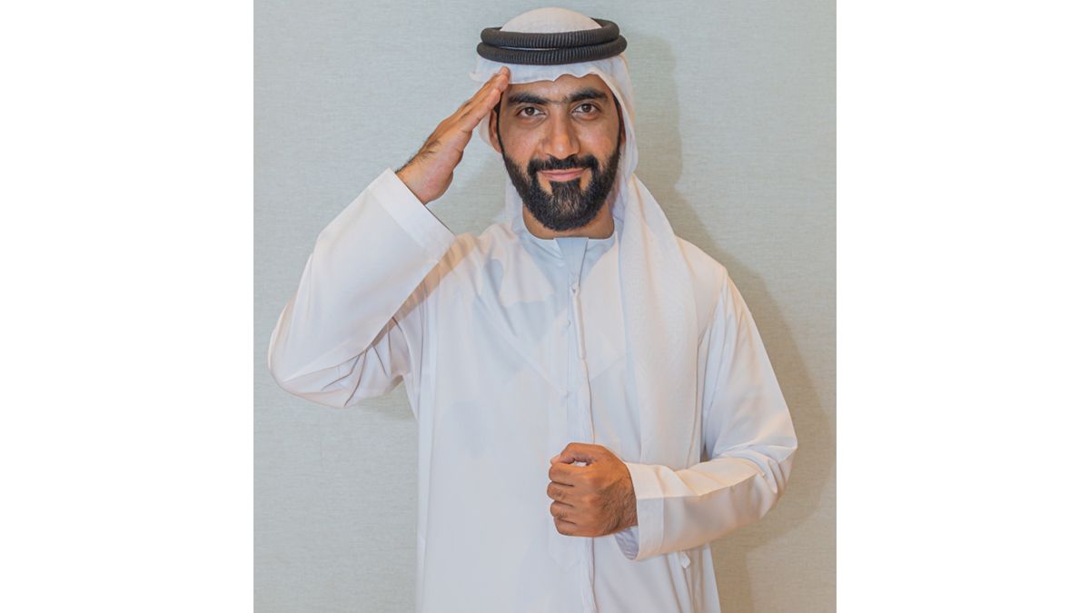 الامارات | ماجد البلوشي..  ثقافة الإمارات  وتاريخها بلغة الصم