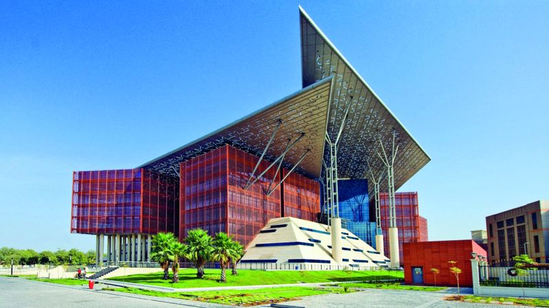 الامارات | شاب يشتري سيارة  بـ 131 ألف درهم ويكتشف عيباً خفياً بعد عام